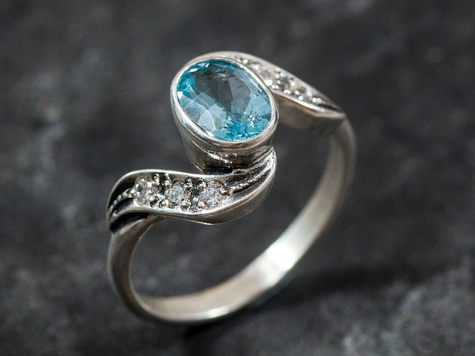 Delicate Blue Topaz Ring, Bezel Blue Topaz Ring, Sparkly Ring, Dainty Ring, Anniversary Gift, Gift for Her, Blue Ring, 925 Sterling Silver