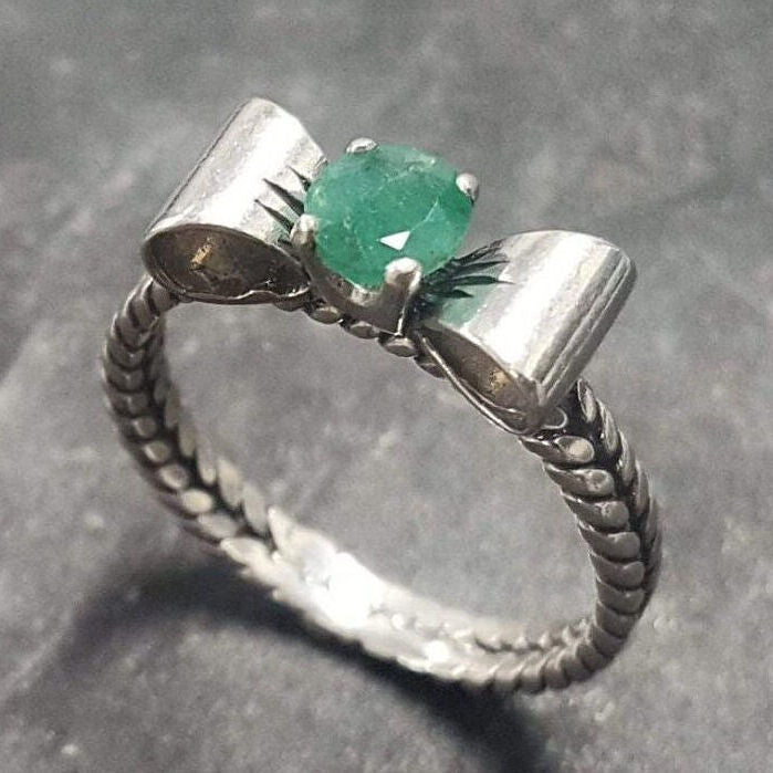Natural Emerald Ring made in 925 Sterling Silver with Round Natural Green Emerald in Prong setting, May Birthstone gift idea, symbolizes growth, harmony, and deep emotional healing, ideal for everyday wear and perfect for birthday gifting and special occasions.