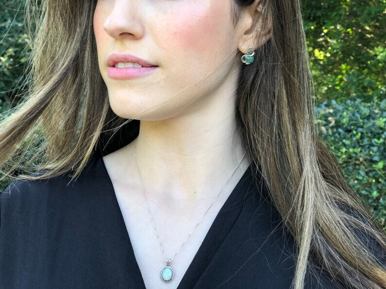 Labradorite Pendant, Natural Labradorite, Vintage Pendant, Dainty Pendant, Gemstone Pendant, Glossy Pendant, 925 Silver Pendant, Labradorite