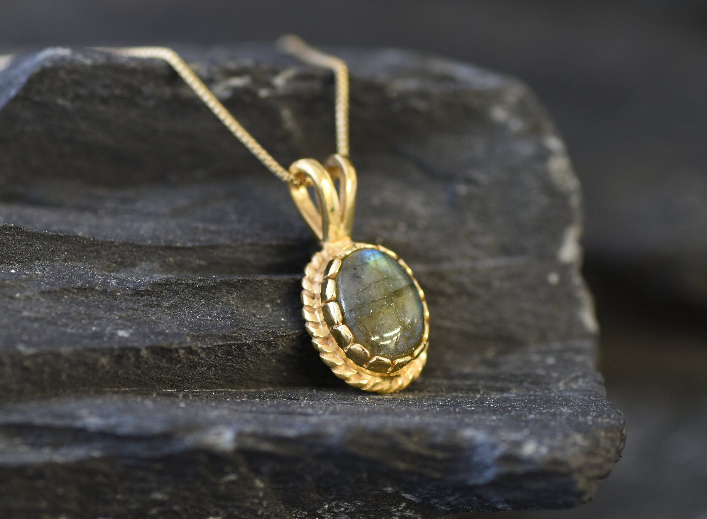 Labradorite Pendant, Natural Labradorite, Vintage Pendant, Dainty Pendant, Gemstone Pendant, Glossy Pendant, 925 Silver Pendant, Labradorite(1)
