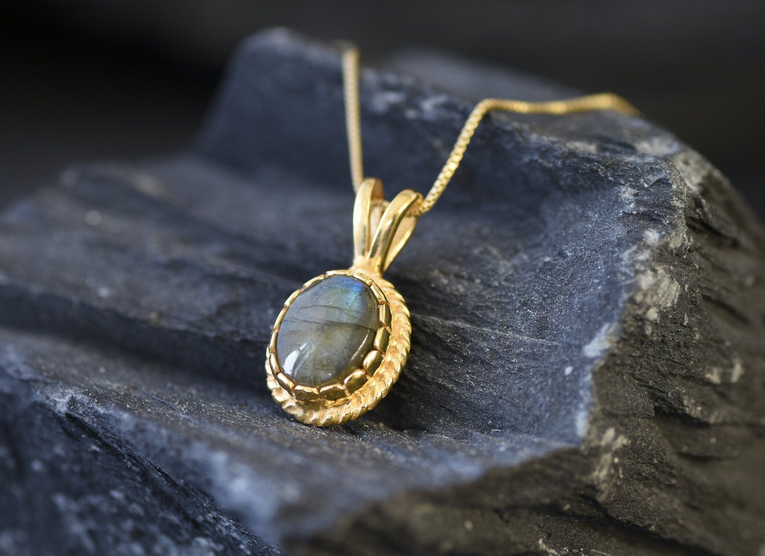 Labradorite Pendant, Natural Labradorite, Vintage Pendant, Dainty Pendant, Gemstone Pendant, Glossy Pendant, 925 Silver Pendant, Labradorite(1)