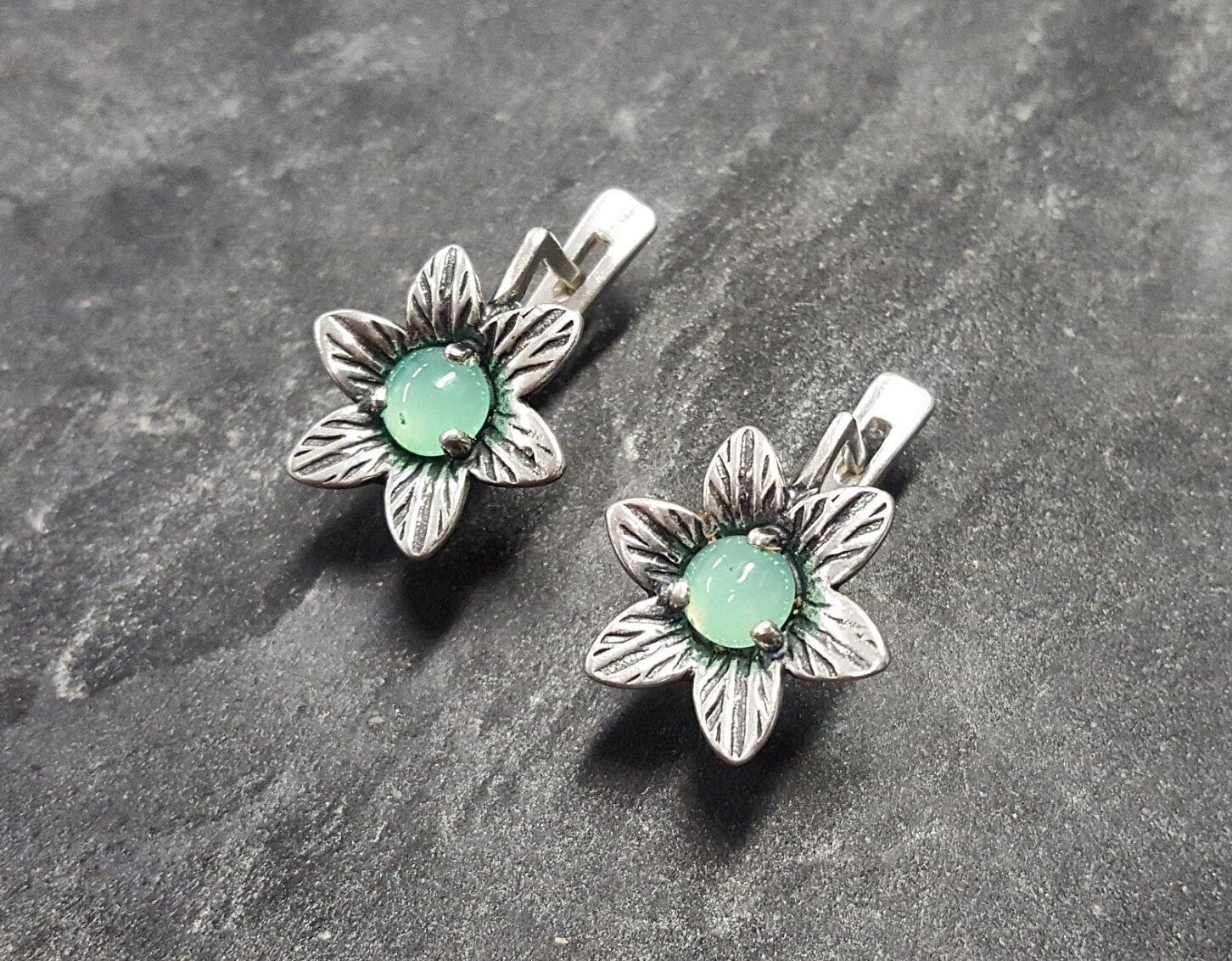 Flower Earrings, Chrysoprase Earrings, Natural Chrysoprase, May Birthstone, Lotus Earrings, Vintage Flower Earrings, Solid Silver Earrings