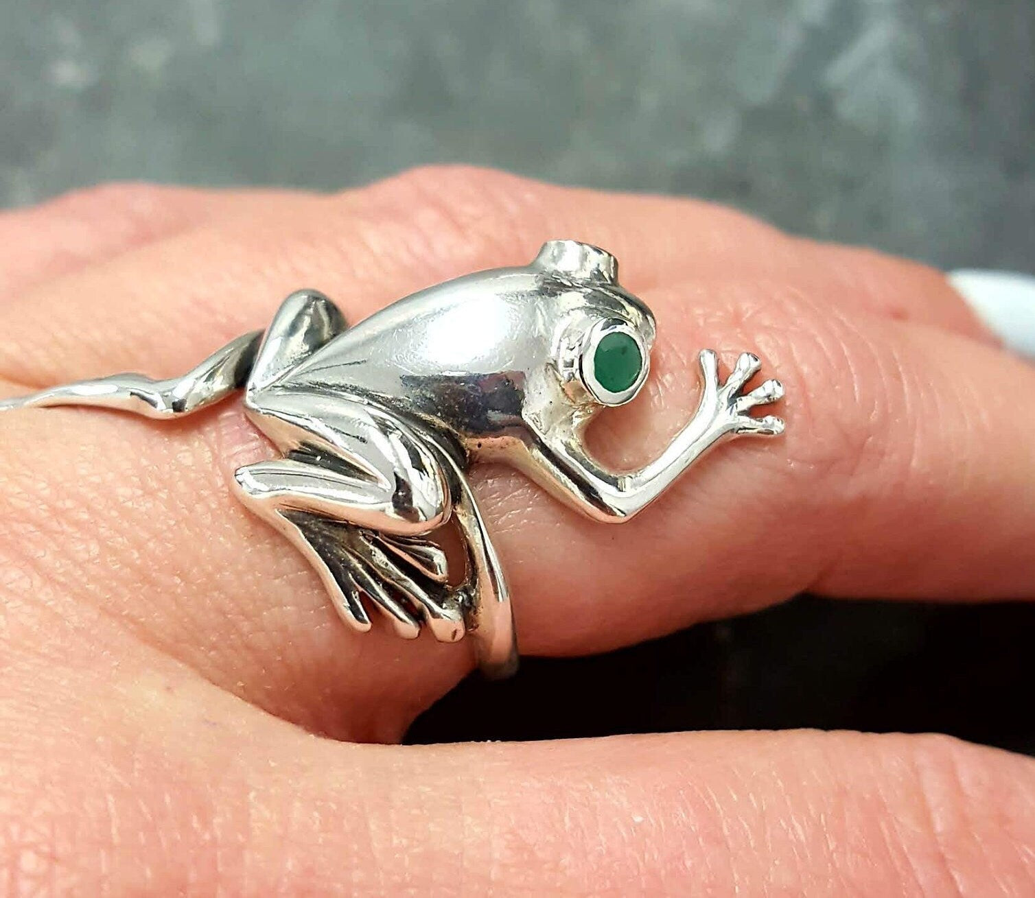 Frog Ring Natural Emerald, May Birthstone, Solid Silver Ring