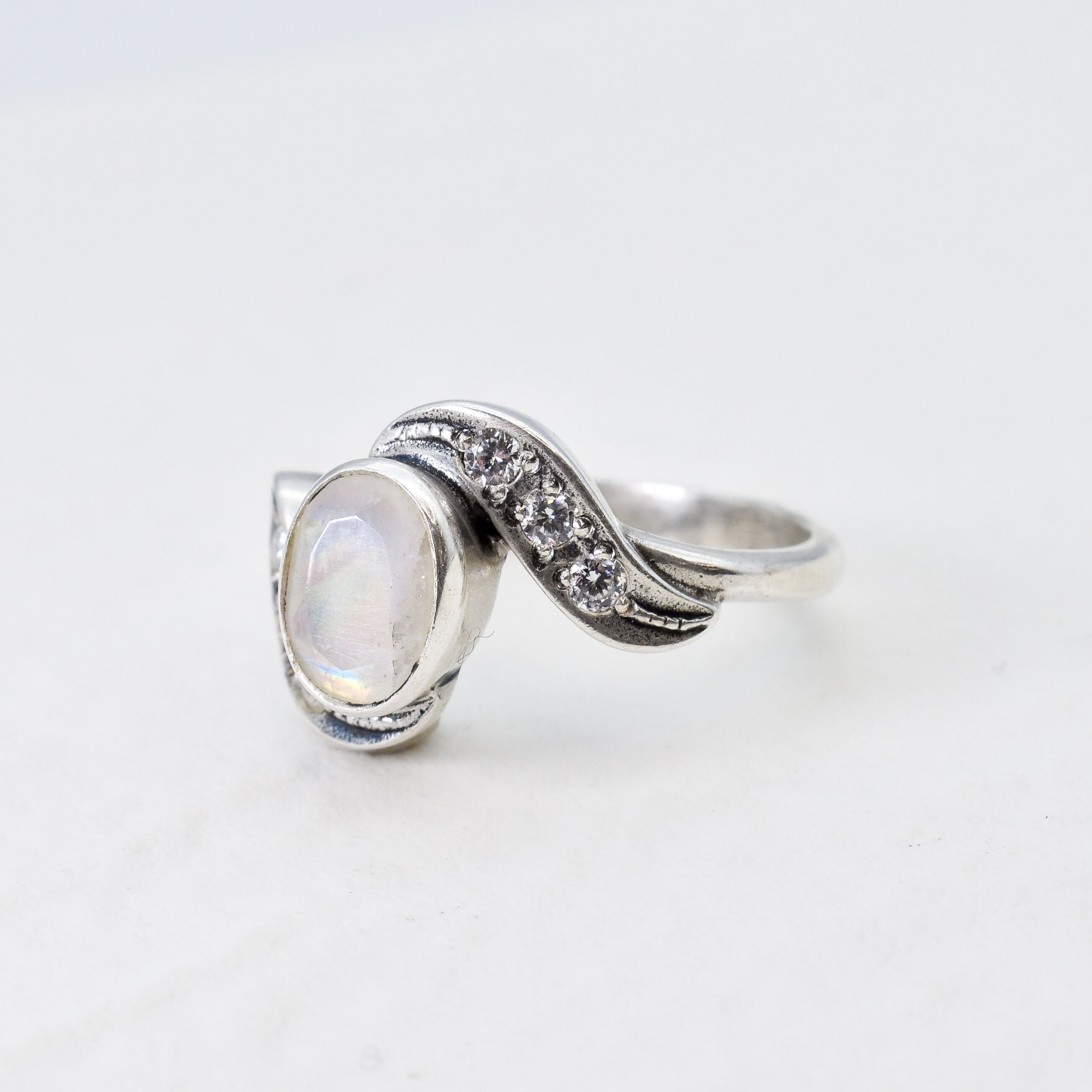 Moonstone Ring, Rainbow Moonstone, Vintage Rings, Antique Ring, Natural Moonstone, June Birthstone, Silver Ring, June Ring, Solid Silver