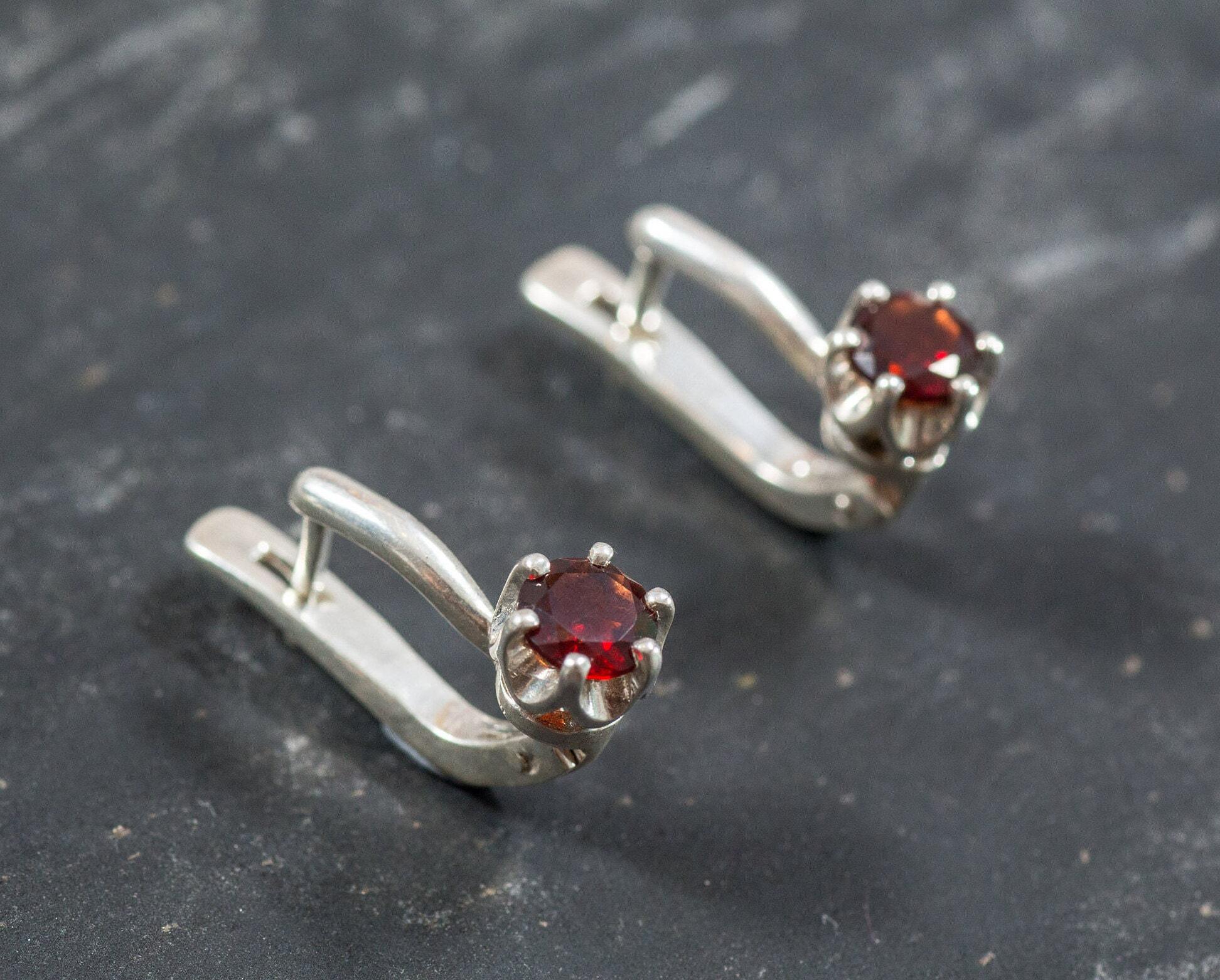 Garnet Earrings, Red Garnet Earrings, Natural Garnet Earrings, Dainty Earring, Red Diamond Earrings, Sterling Silver Earrings, Garnet Studs