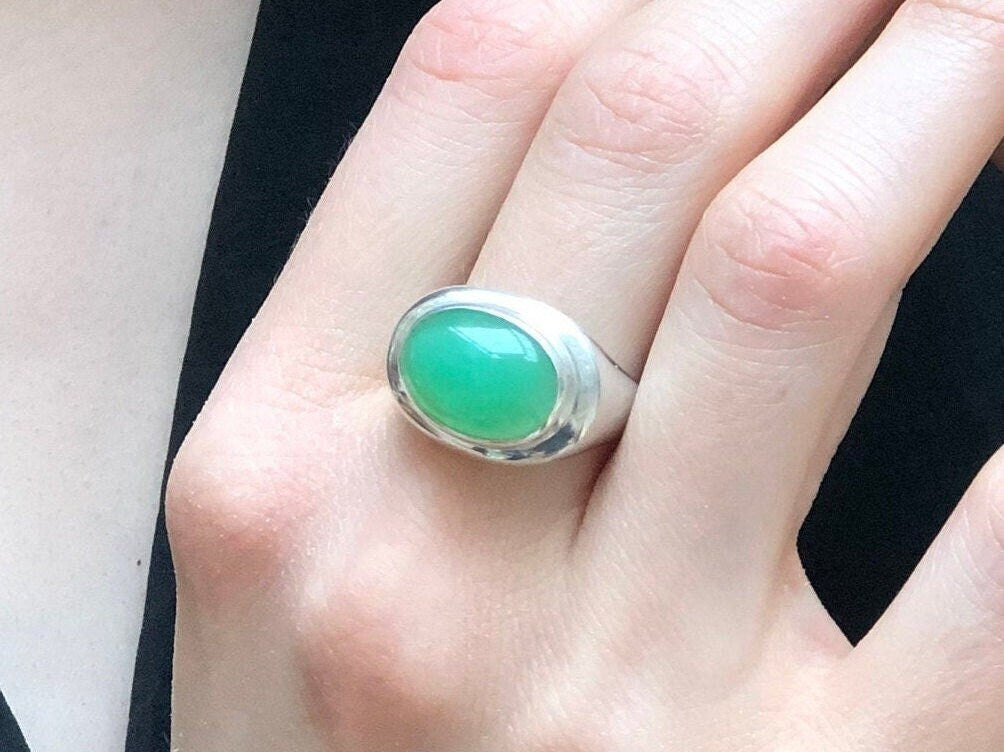 Chrysoprase Ring, Natural Chrysoprase, May Birthstone, Wide Band Ring, Vintage Ring, Statement Ring, Unique Stone Ring, Solid Silver Ring