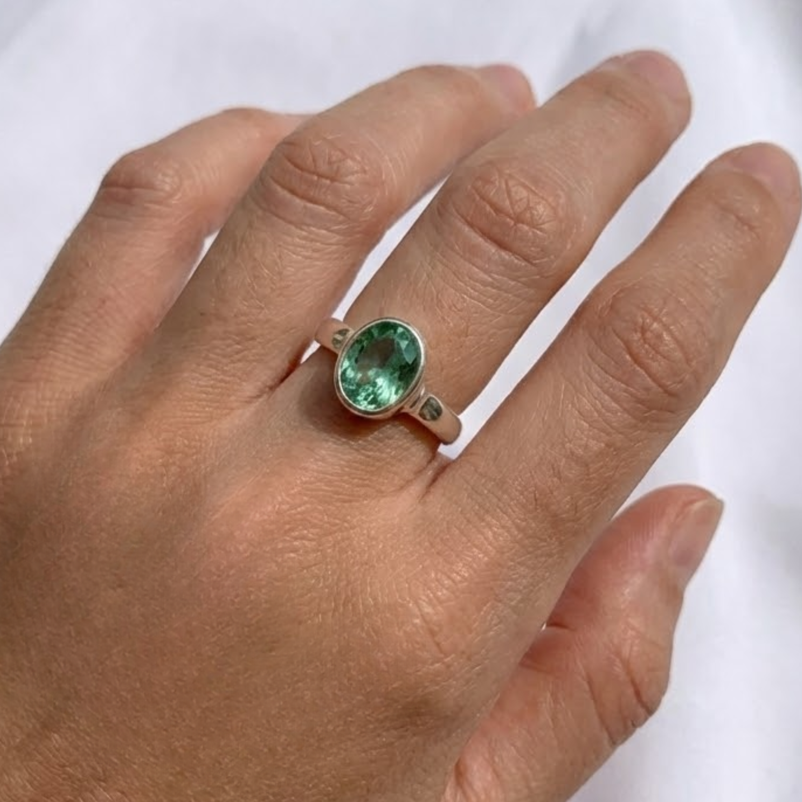 Chic Created Emerald ring in 925 Sterling Silver, a meaningful May birthstone gift for everyday elegance and special celebrations.