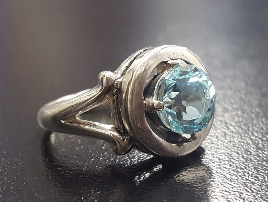 Blue Topaz Ring, Natural Blue Topaz, Topaz Ring, Blue Statement Ring, December Ring, Vintage Round Ring, December Birthstone, Blue Topaz