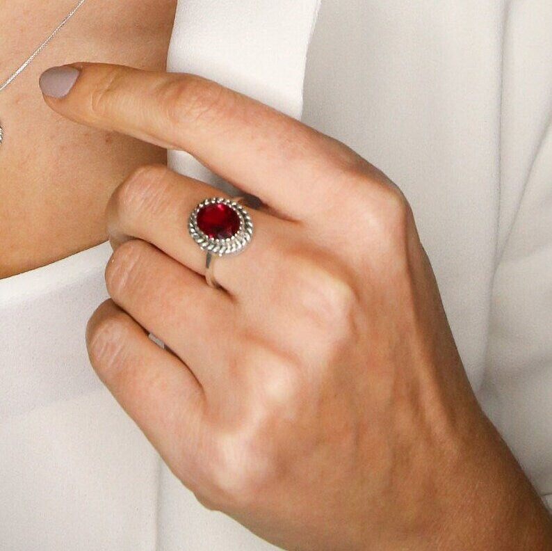 Amethyst Ring, February Birthstone, Natural Amethyst, Vintage Ring, Purple Ring, Dainty Ring, Antique Ring, Solid Silver Ring, Amethyst