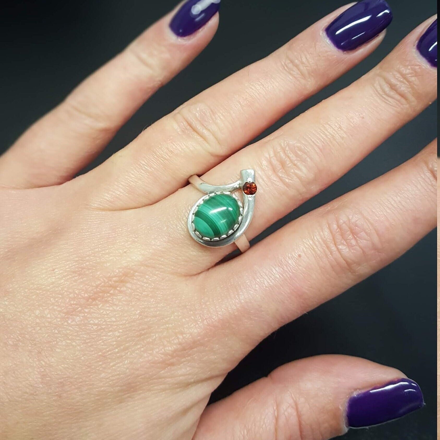 Malachite Ring, Natural Malachite, Natural Garnet, Unique Stone Ring, Green Ring, Vintage Ring, Silver Ring, Green Statement Ring, Malachite