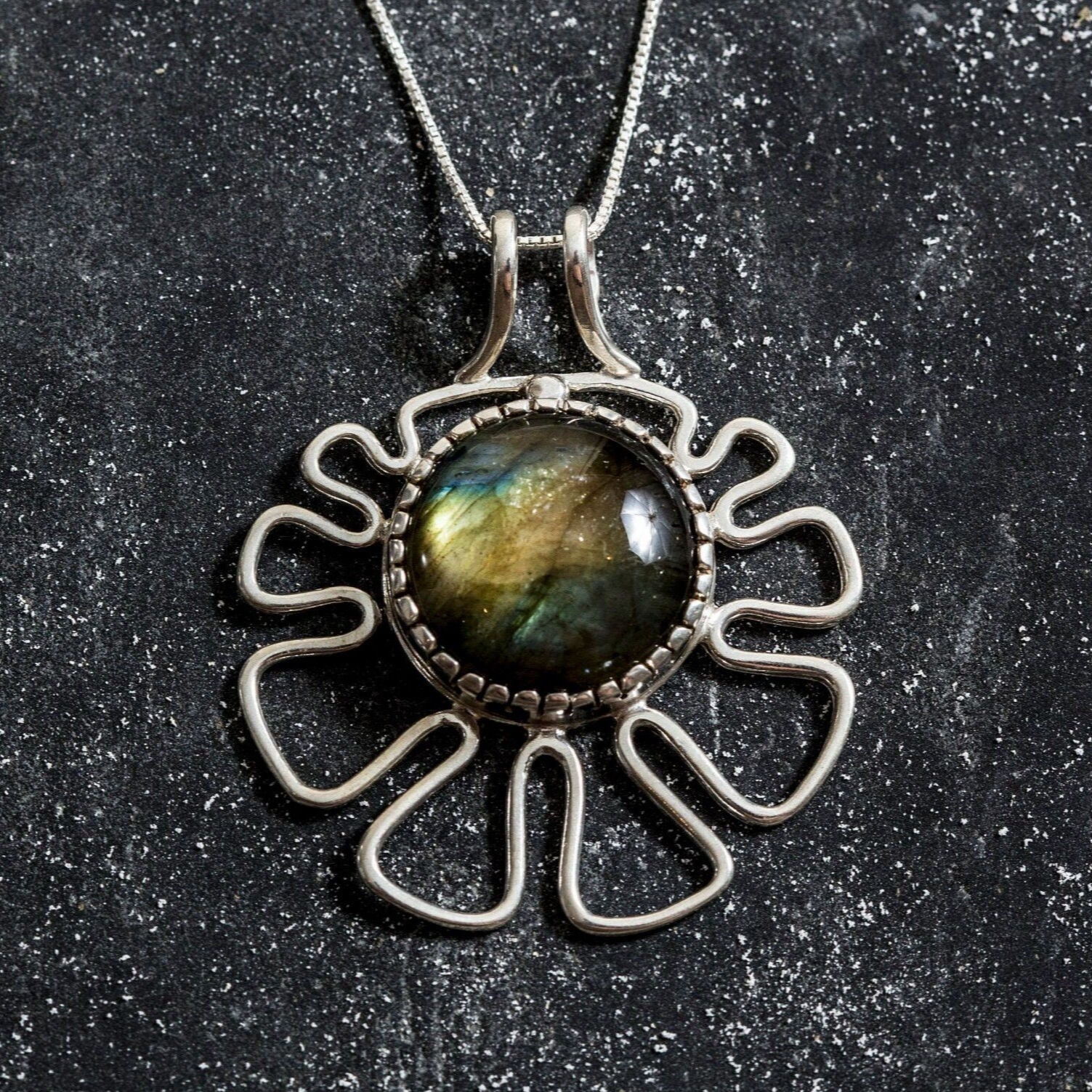 Labradorite Pendant, Natural Labradorite, Flower Pendant, Solid Silver Pendant, Statement Pendant, Round Labradorite, Labradorite