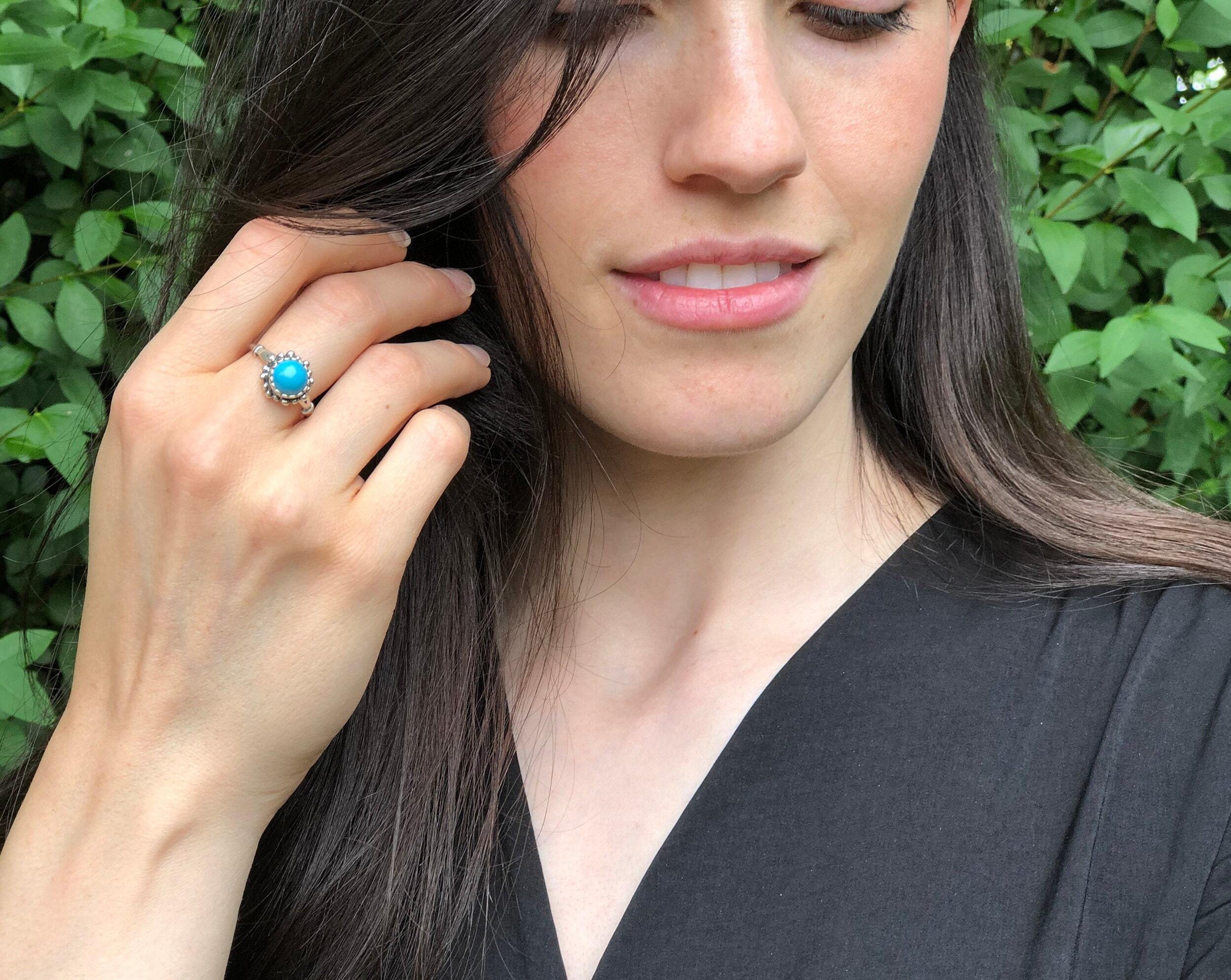 Turquoise Ring, Natural Arizona Turquoise, Blue Vintage Ring, Flower Ring, December Birthstone, Bohemian Ring, Round Ring, Solid Silver Ring