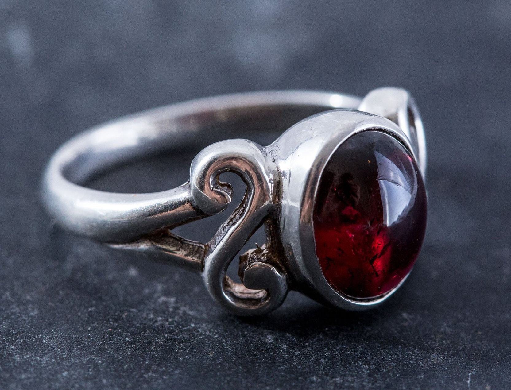Garnet Ring, Natural Garnet Ring, January Birthstone, Red Garnet Ring, Vintage Rings, Vintage Ring, Solid Silver Ring, Vintage Band, Garnet