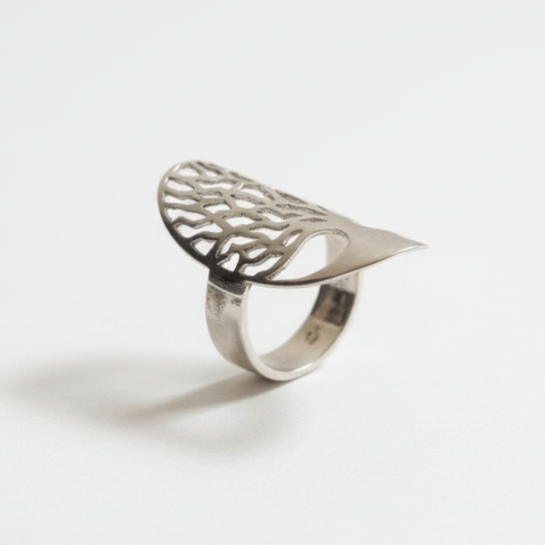 Unique Tree Ring in Sterling Silver, Ideal for Daily Wear and Special Occasions, a Thoughtful Gift for Loved Ones.