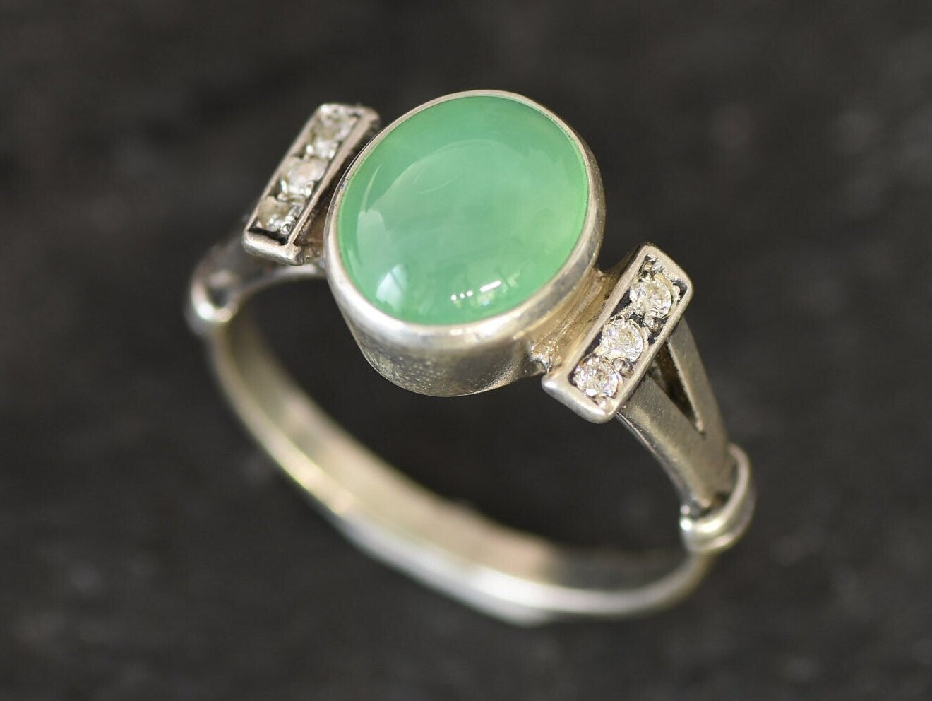 Chrysoprase Ring, Natural Chrysoprase, Dainty Ring, Green Antique Ring, 2 Carat Ring, Solitaire Ring, Green Oval Ring, 925 Solid Silver Ring