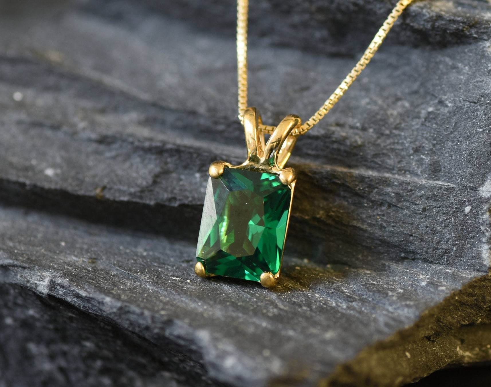 Emerald pendant, Created Emerald, Green Gem Necklace, Layering Necklace, Minimalist Pendant, Dainty Pendant, Square Pendant, Sterling Silver(1)