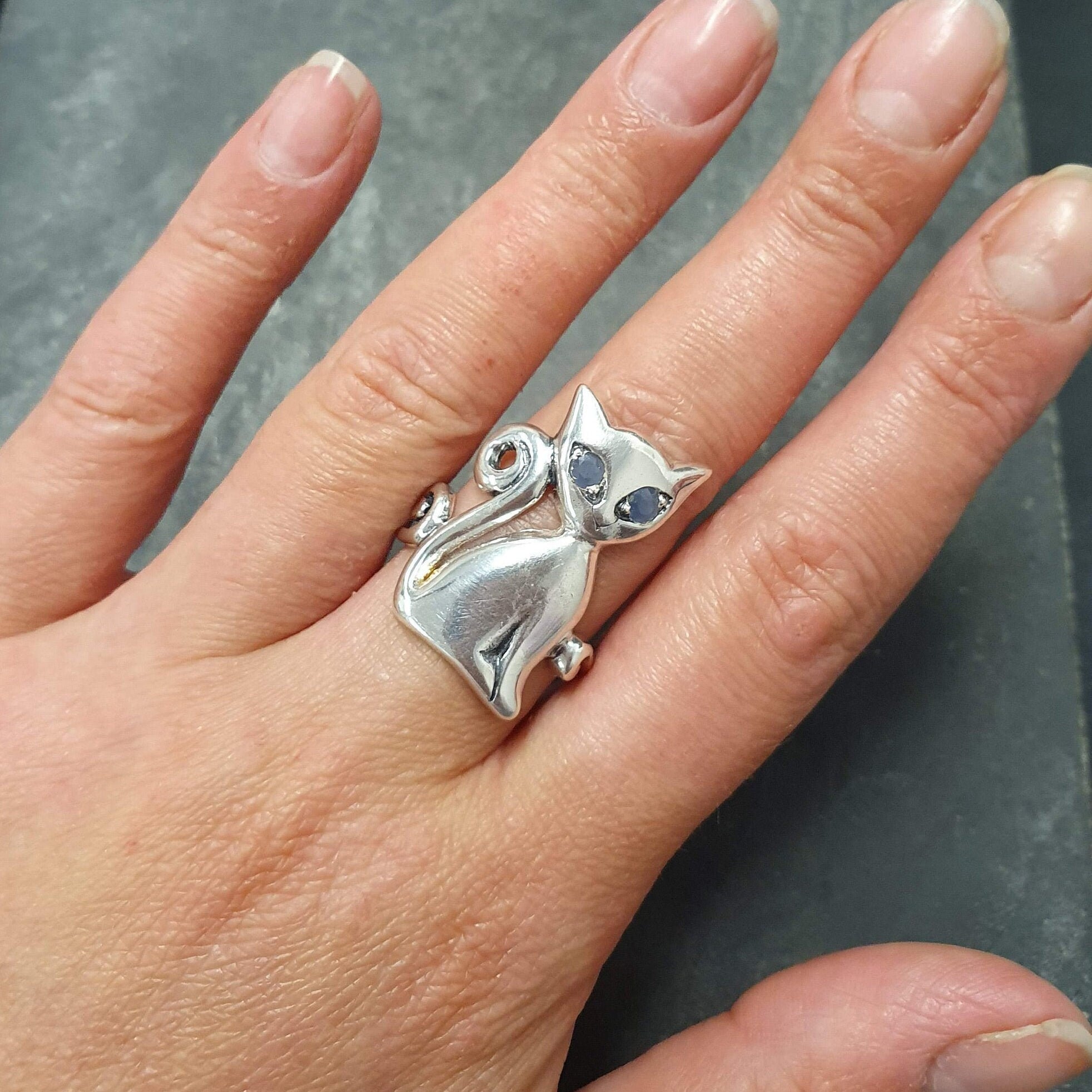 Elegant 925 Sterling Silver Ring featuring a Round Natural Blue Sapphire, ideal for everyday wear and September birthday gifts.