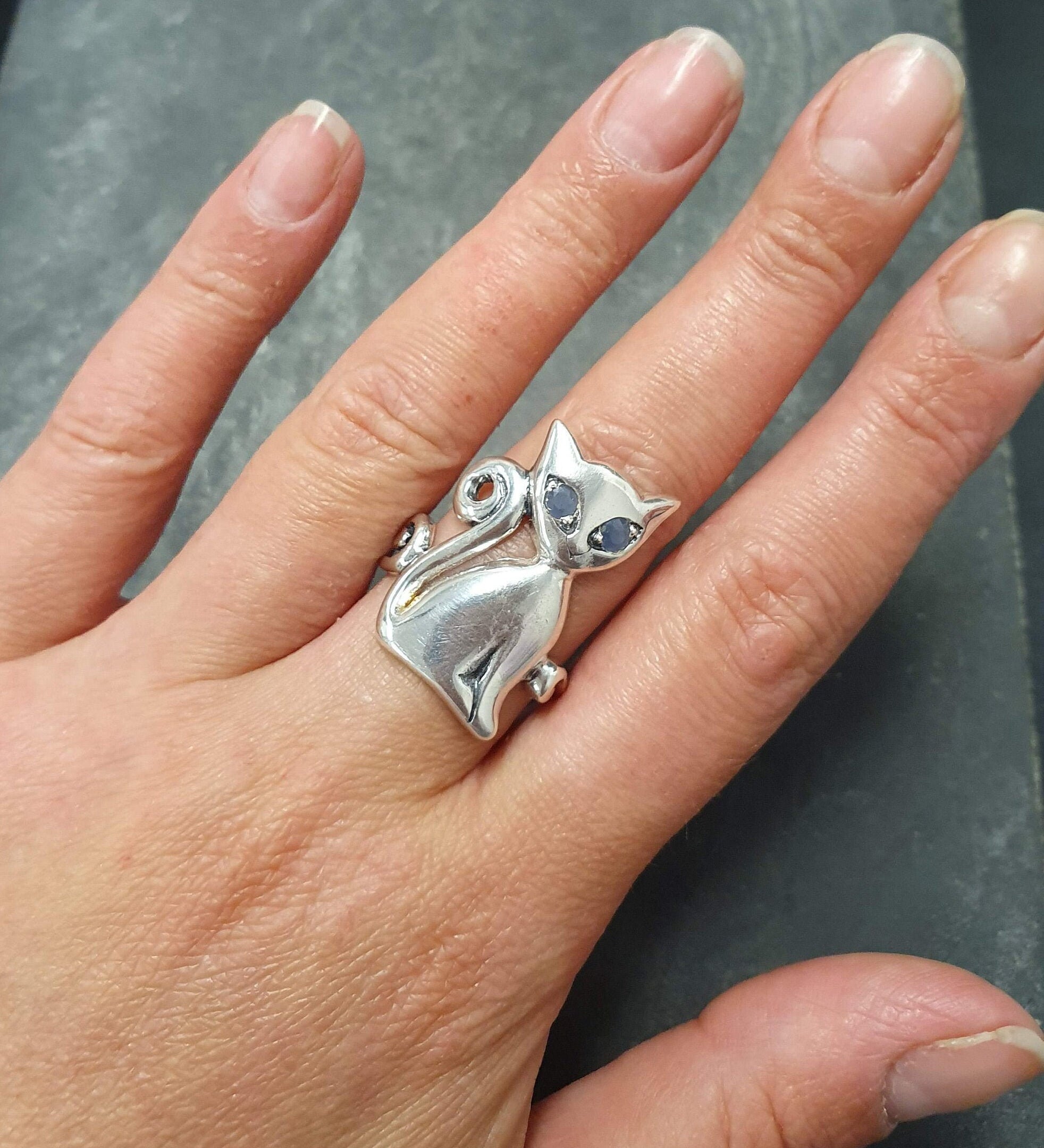 Elegant 925 Sterling Silver Ring featuring a Round Natural Blue Sapphire, ideal for everyday wear and September birthday gifts.