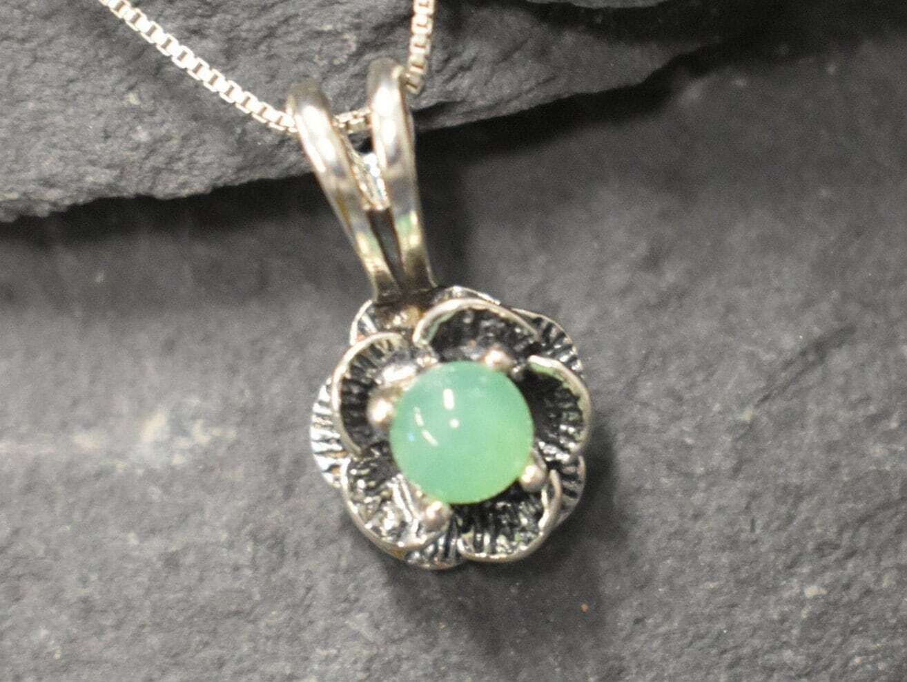 Dainty Rose Pendant, Natural Chrysoprase, Flower Pendant, Vintage Rose Pendant, Dainty Necklace, Chrysoprase Pendant, 925 Silver Pendant