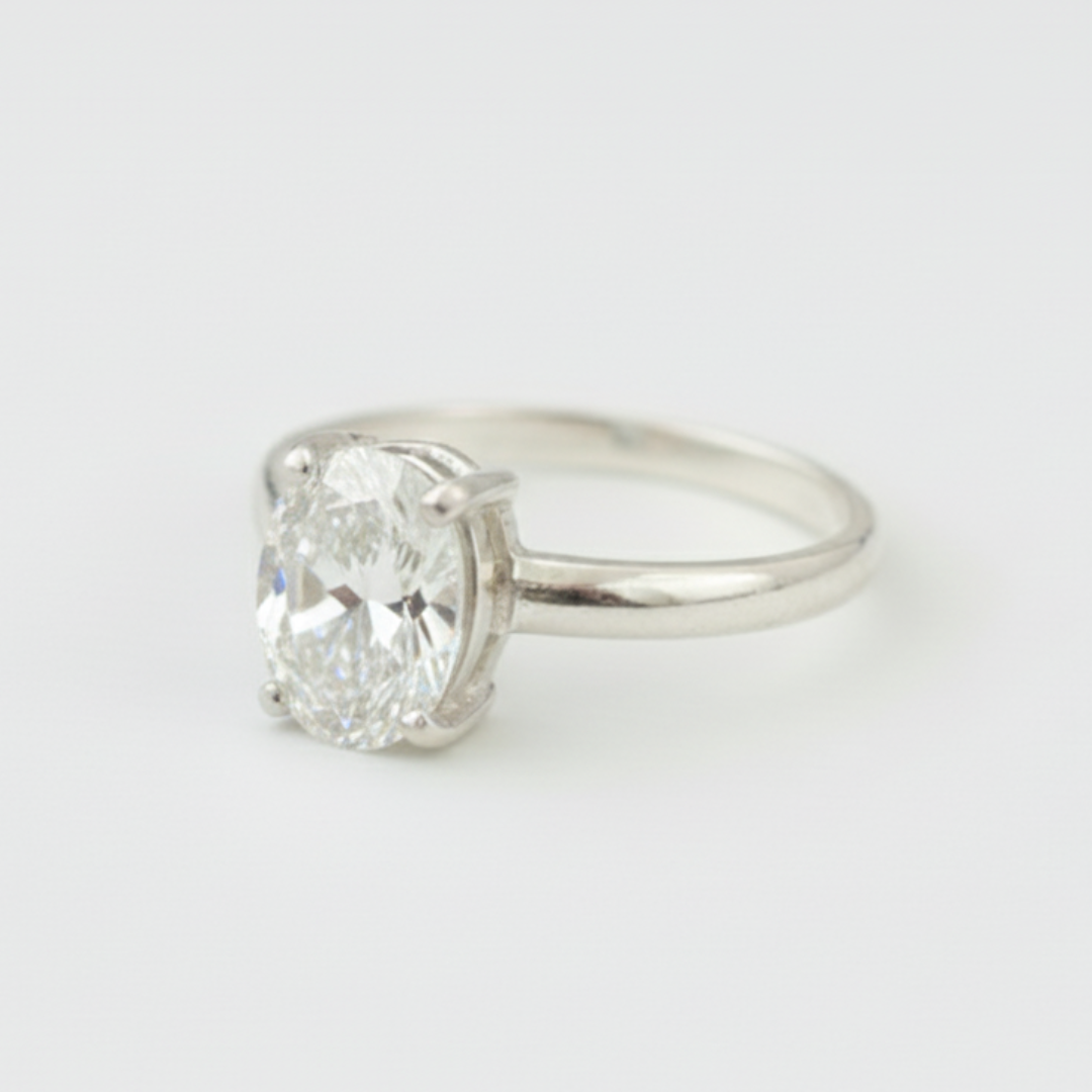 Stunning Oval Diamond Ring - Timeless 925 Sterling Silver Solitaire. Perfect for special occasions or everyday elegance.