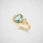 Beautiful oval aquamarine ring in 18k gold vermeil, symbolizes bravery, perfect for special occasions and everyday elegance.