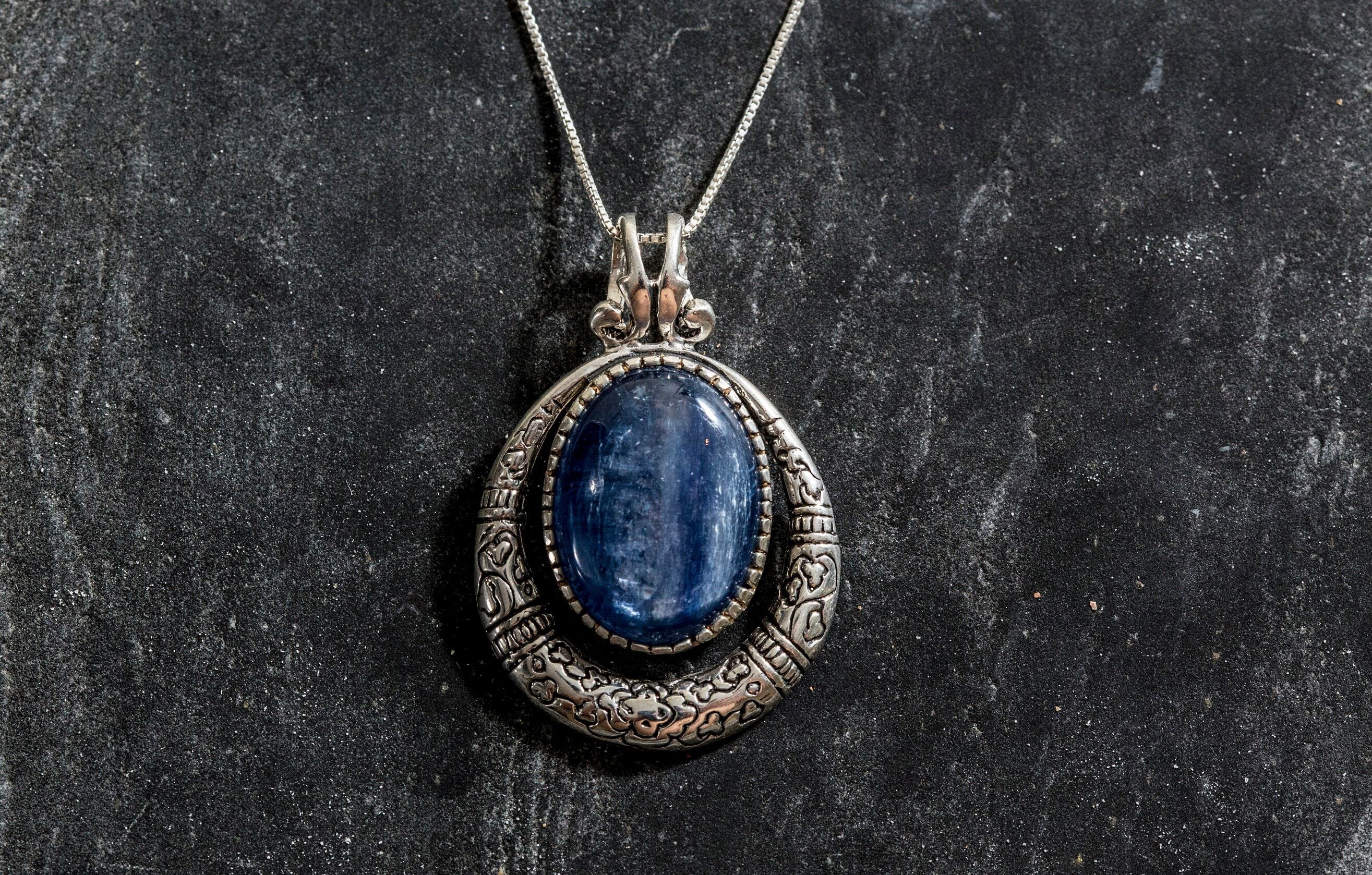 Unique Blue Pendant, Natural Kyanite, Blue Kyanite Pendant, Artistic Pendant, African Kyanite, Vintage Blue Pendant, Silver Pendant, Kyanite