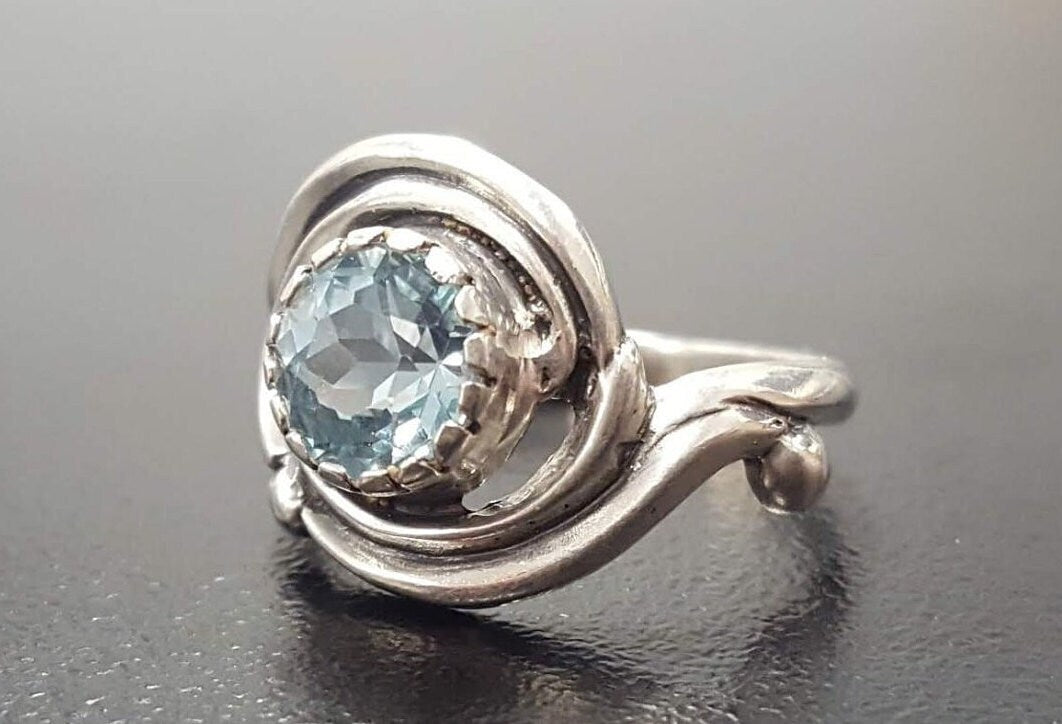 Blue Topaz Ring, Natural Blue Topaz, Topaz Ring, Swirl Ring, December Ring, Blue Vintage Ring, December Birthstone, Solid Silver Ring, Topaz