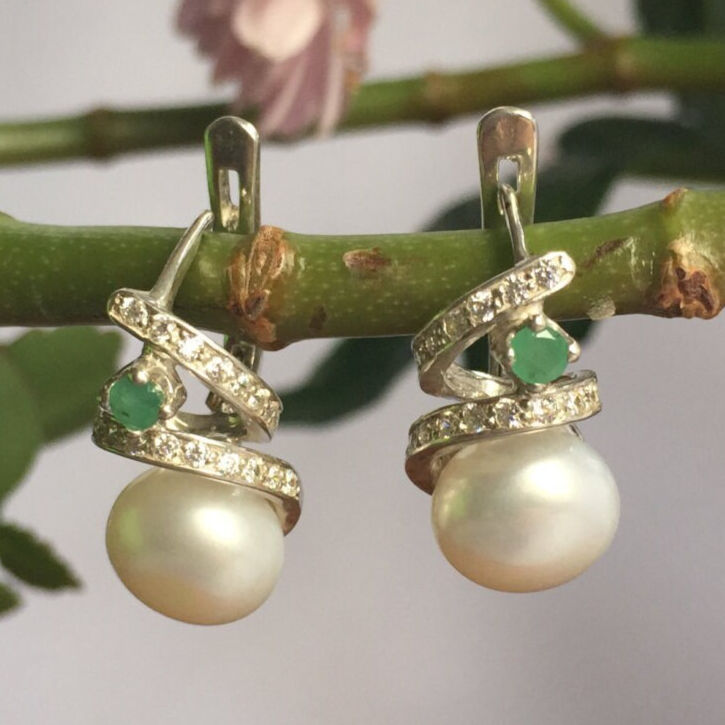 Vintage Pearl Earrings, Natural Pearl, Vintage Earrings, June Birthstone, Chunky Earrings, June Earrings, Solid Silver Earrings, Emerald