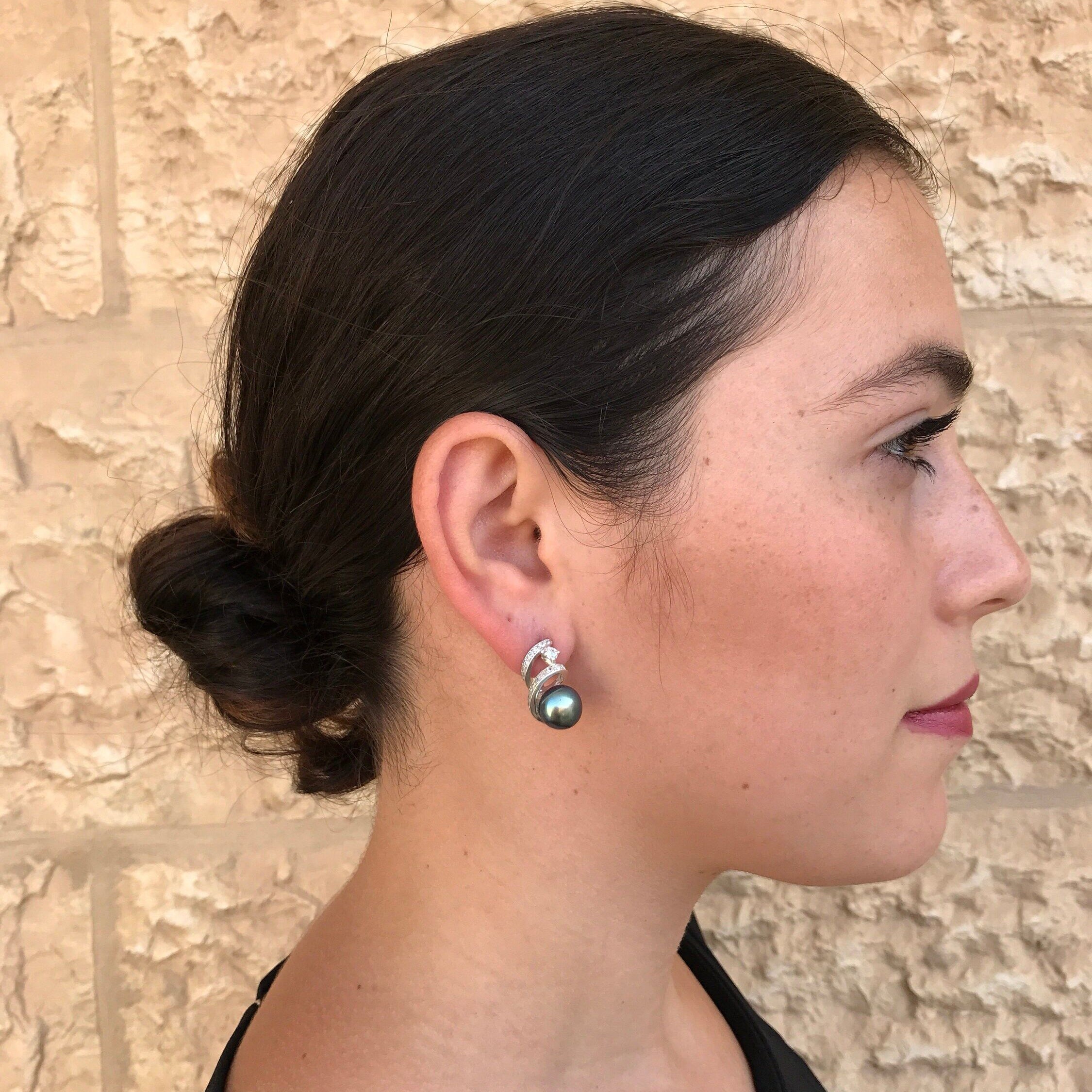 Vintage Pearl Earrings, Natural Pearl, Vintage Earrings, June Birthstone, Chunky Earrings, June Earrings, Solid Silver Earrings, Emerald