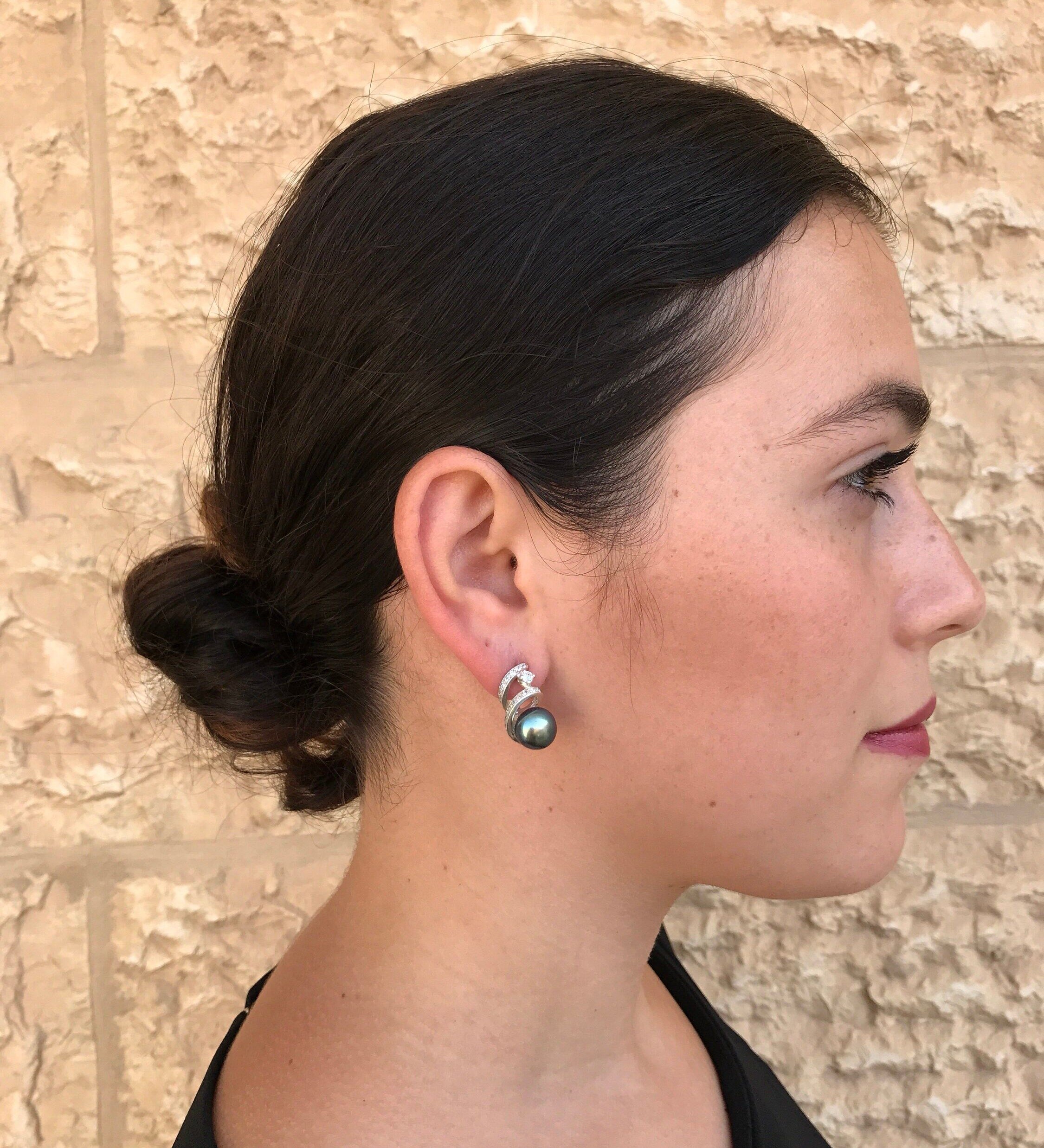 Vintage Pearl Earrings, Natural Pearl, Vintage Earrings, June Birthstone, Chunky Earrings, June Earrings, Solid Silver Earrings, Emerald