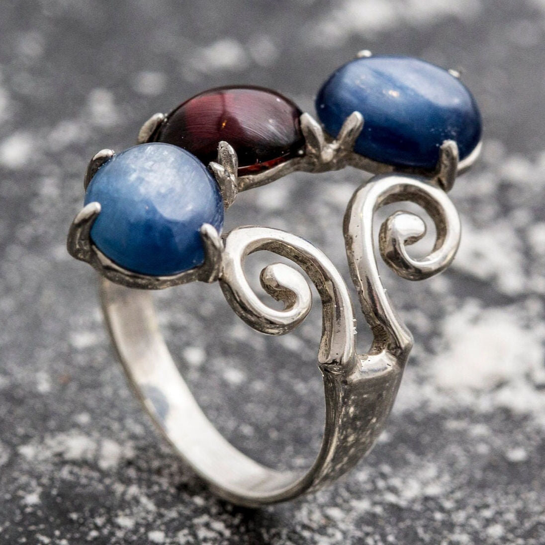 Kyanite Ring, Garnet Ring, January Birthstone, Natural Garnet, Natural Kyanite, Vintage Ring, Antique Ring, Solid Silver Ring, Pure Silver
