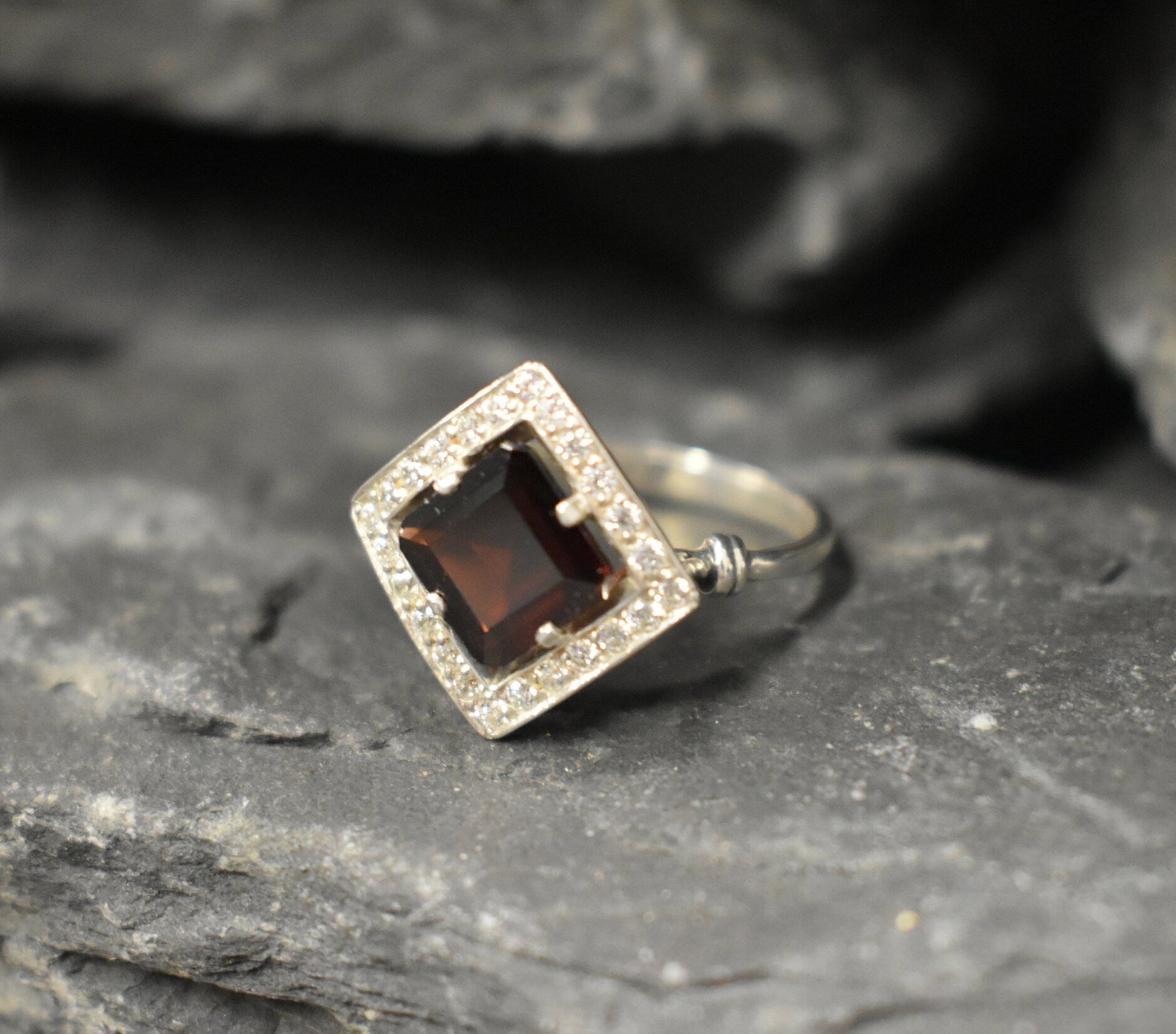 Red Diamond Ring, Garnet Ring, Natural Garnet, January Birthstone, Square Ring, Red Vintage Ring, Red Garnet Ring, Red Ring, 925 Silver Ring