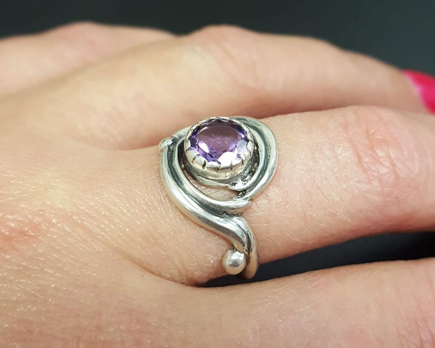 Amethyst Ring, February Birthstone, Natural Amethyst, Spiral Ring, Artistic Ring, Vintage Ring, Purple Ring, Swirl Ring, Amethyst, Silver