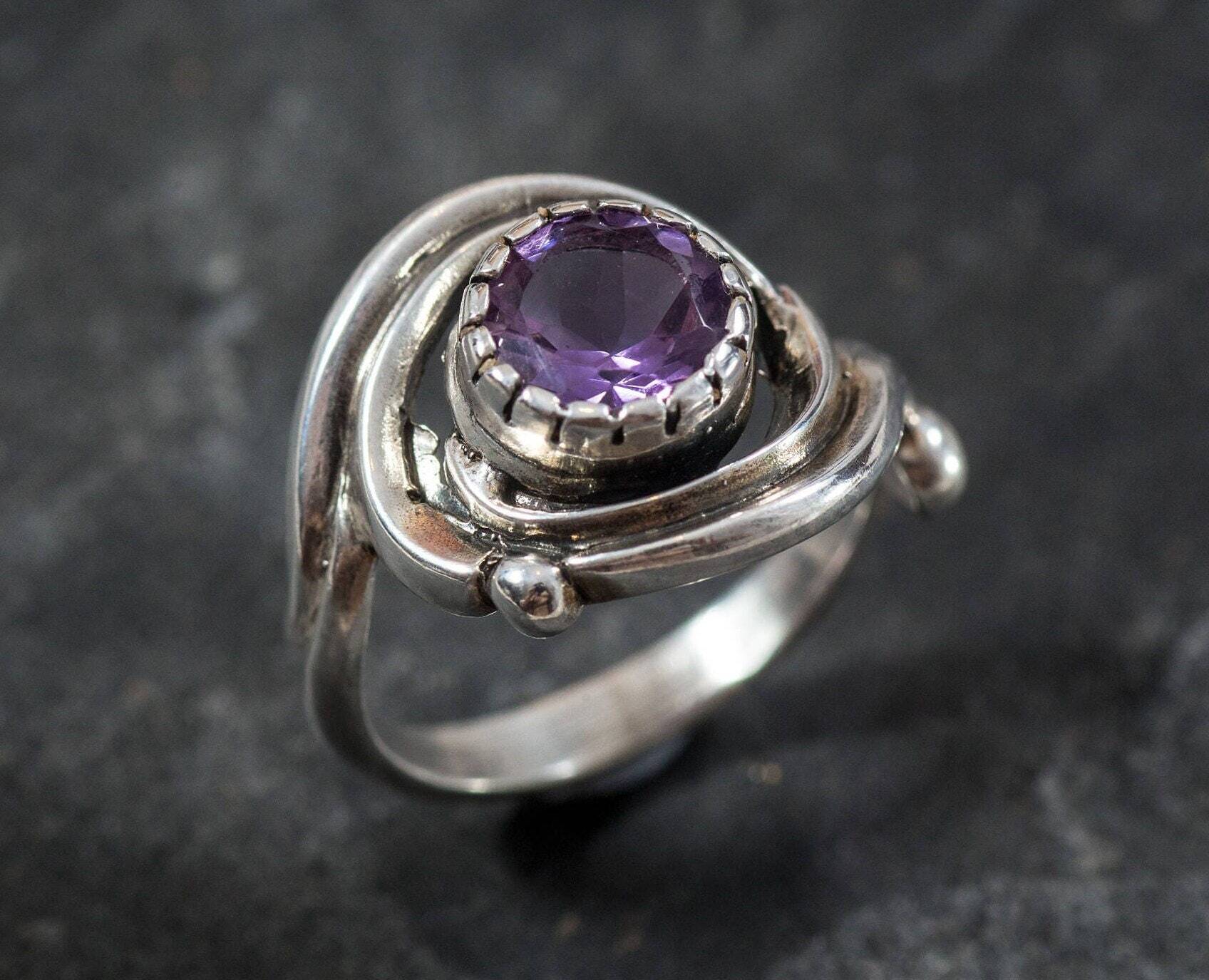 Amethyst Ring, February Birthstone, Natural Amethyst, Spiral Ring, Artistic Ring, Vintage Ring, Purple Ring, Swirl Ring, Amethyst, Silver