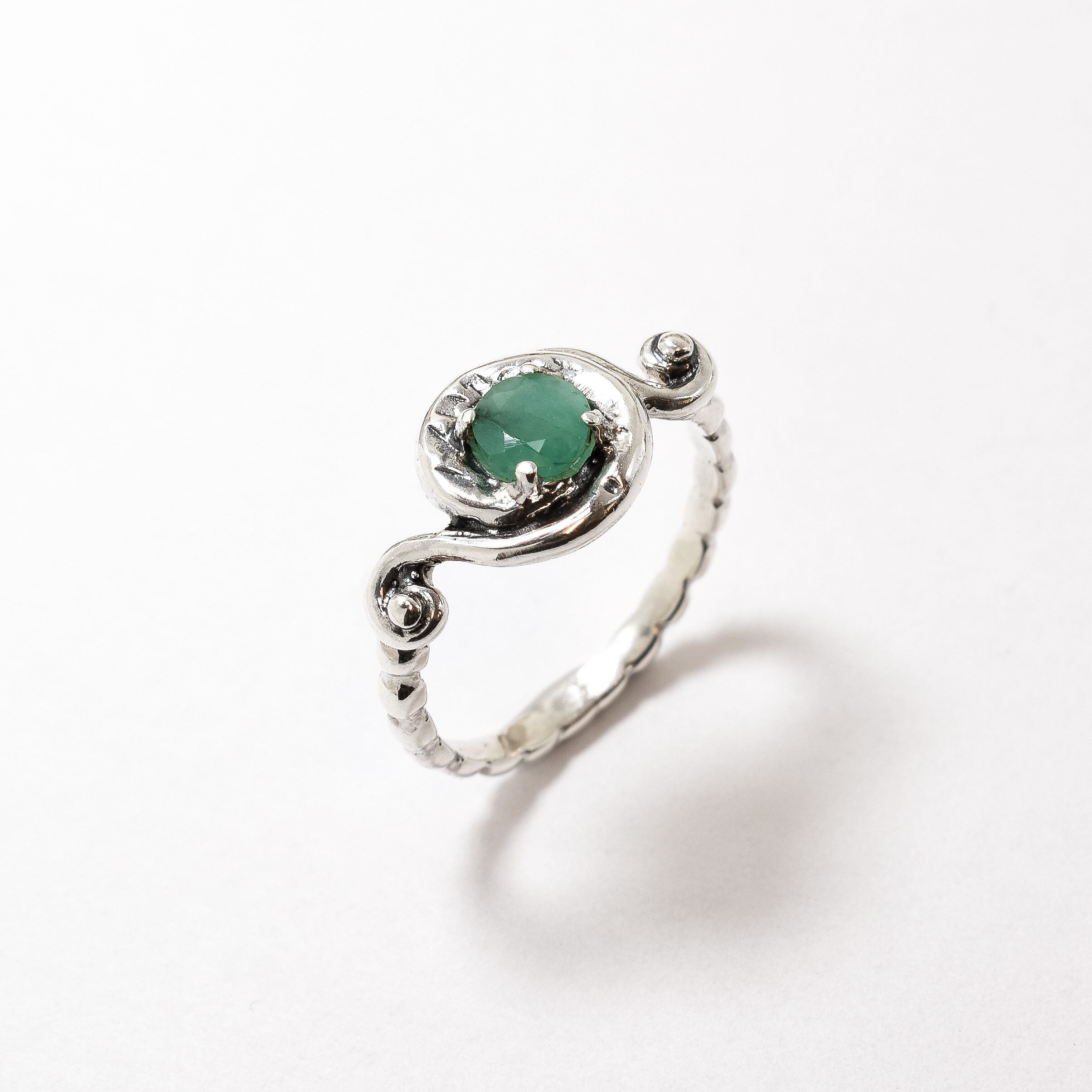 Natural Emerald Ring made in 925 Sterling Silver with Round Natural Green Emerald in Prong setting, May Birthstone gift idea, symbolizes growth, harmony, and deep emotional healing, ideal for everyday wear and perfect for birthday gifting and special occasions.