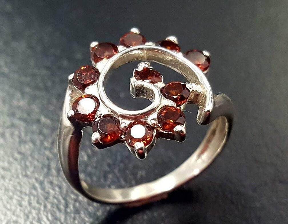 Garnet Ring, Natural Garnet, January Ring, Swirl Ring, Red Vintage Ring, Red Diamond Ring, January Birthstone, Solid Silver Ring, Garnet