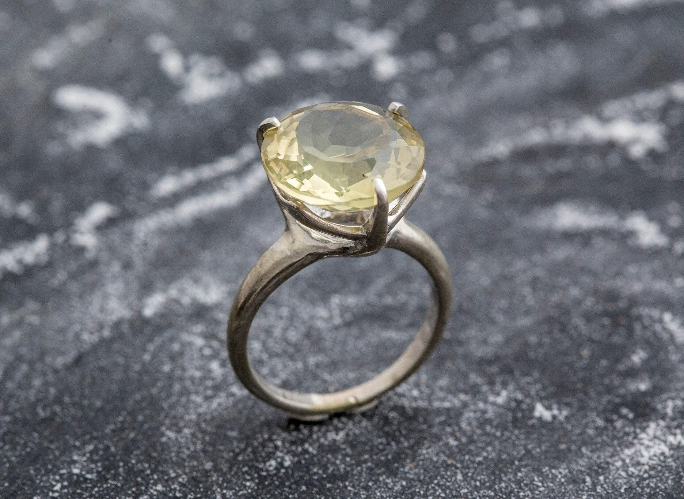 Luxury Big Green Stone Vintage Ring – FanFreakz