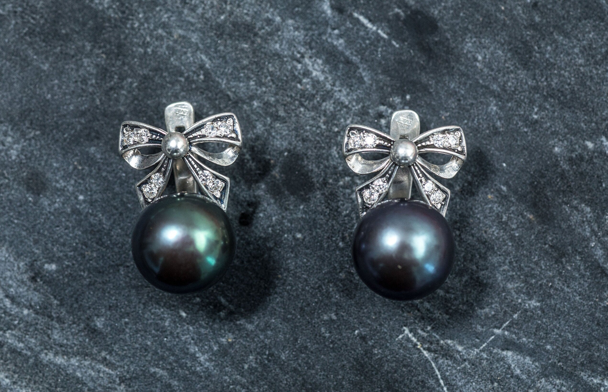 Ribbon Earrings, Black Pearl Earrings, Natural Pearl, Pearl Earrings, June Birthstone, Vintage Earrings, June Earrings, Solid Silver, Pearl