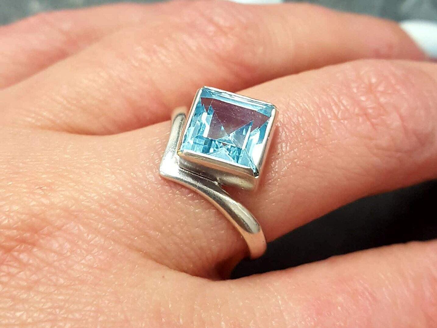 Blue Topaz Ring, Natural Blue Topaz, Asymmetric Ring, Square Ring, Natural Blue Ring, Modern Silver Ring, Sharp Ring, Solid Silver Ring