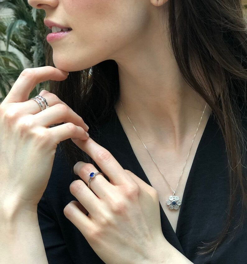 Red Flower Pendant, Garnet Pendant, Red Daisy Pendant, January Birthstone, Red Vintage Pendant, Birthstone Pendant, Solid Silver Pendant