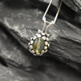 Labradorite Pendant, Natural Labradorite, Green Vintage Pendant, Dainty Pendant, Labradorite Charm, Labradorite Necklace, 925 Silver Pendant