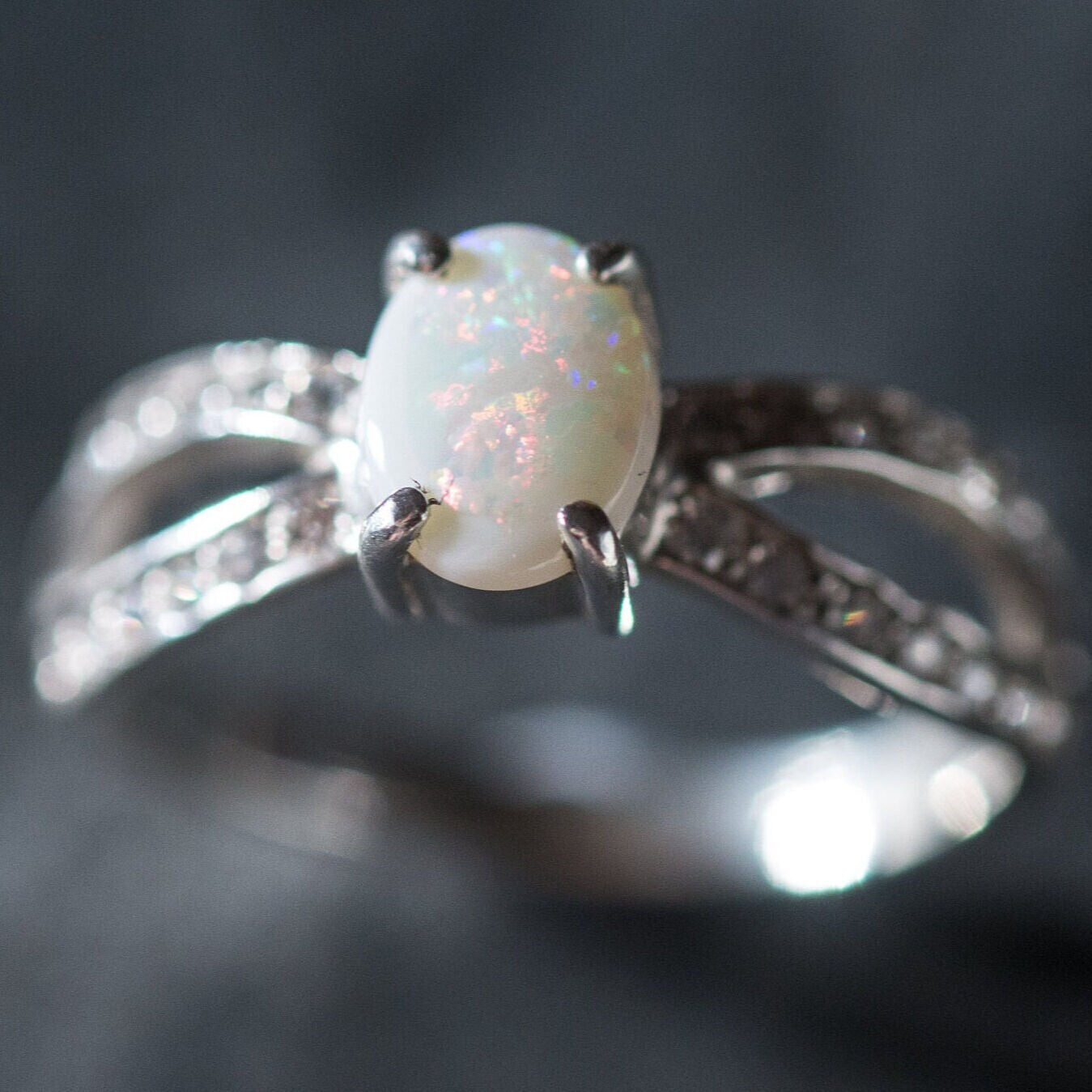 Elegant Opal Ring in 925 Sterling Silver, featuring a stunning White Opal, ideal for October birthdays and special celebrations.