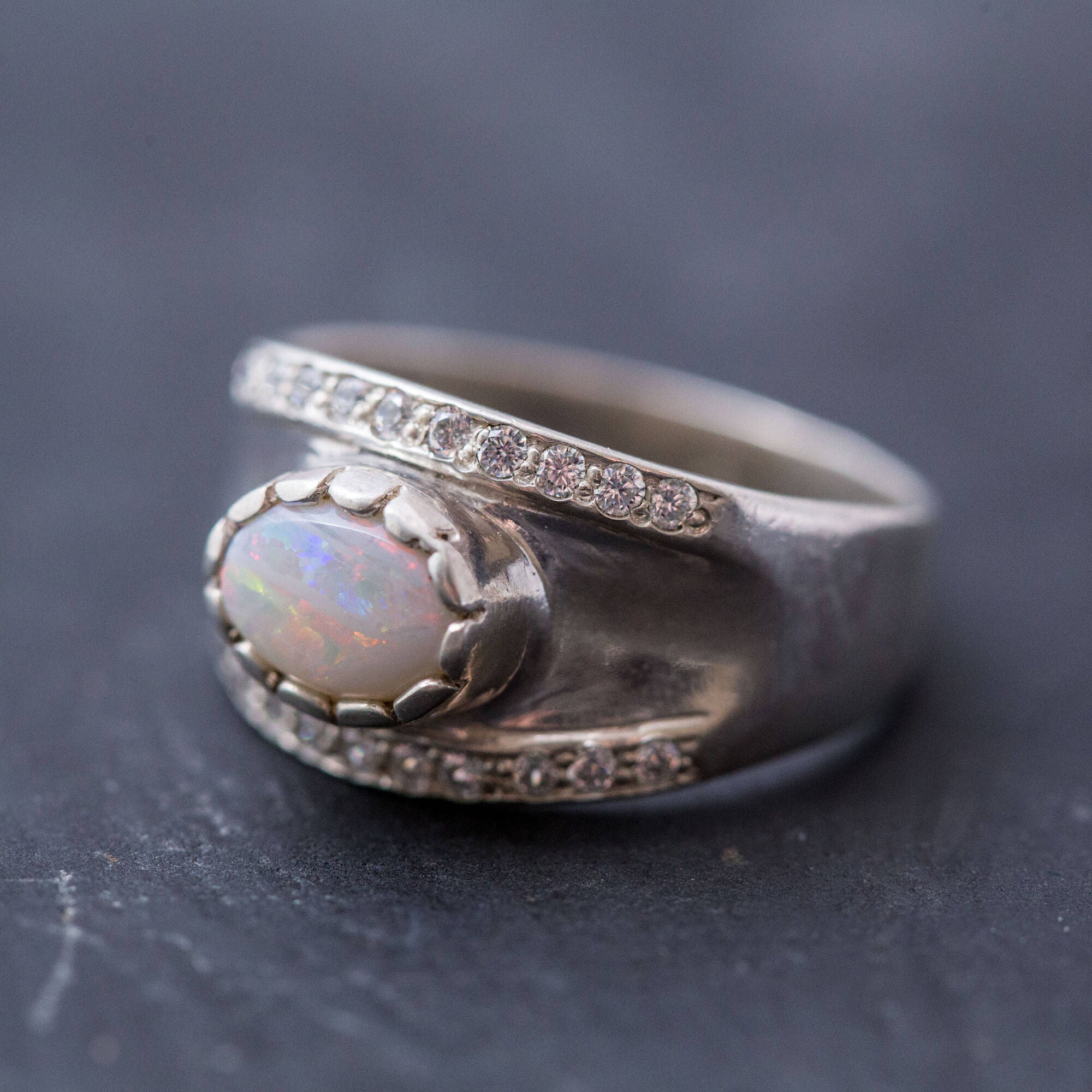Elegant Opal Ring in 925 Sterling Silver, showcasing a beautiful white Opal, ideal for birthdays and meaningful gifts.