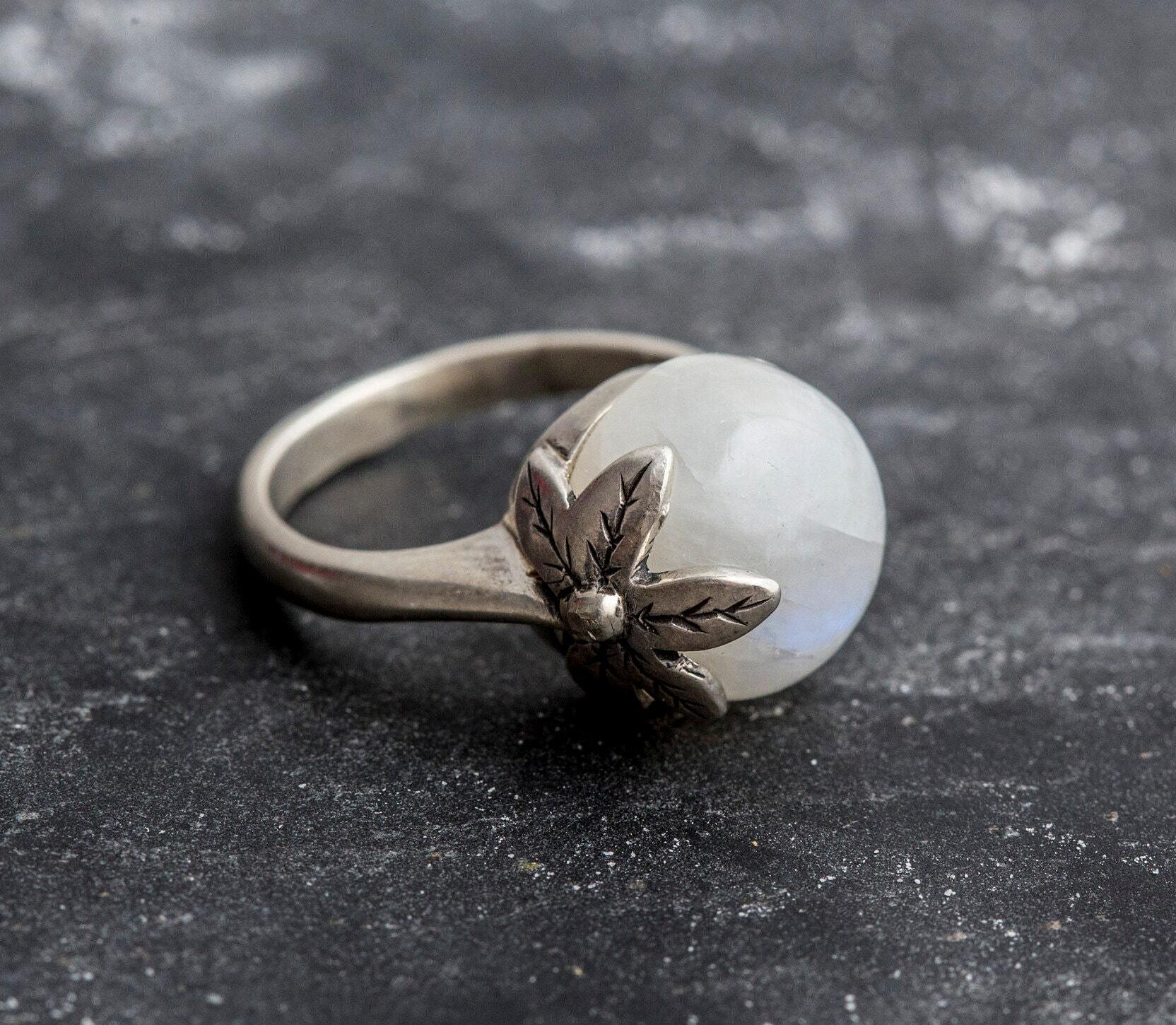 Leaf Ring, Moonstone Ring, June Birthstone Ring, Rainbow Moonstone, Flower Ring, Vintage Rings, Natural Moonstone, Solid Silver Ring, Grass