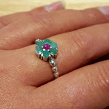 Emerald Flower Ring - Daisy Silver Ring - Dainty Emerald Ring