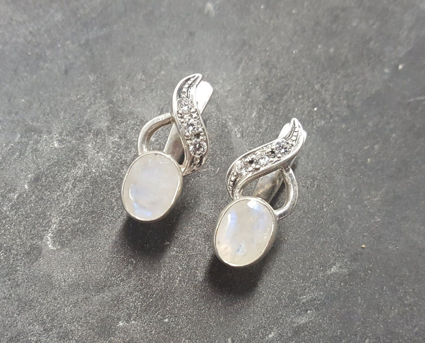 Moonstone Earrings, Natural Moonstone, Vintage Earrings, June Birthstone, Dainty Earrings, Flashy Earrings, Vintage Studs, Silver Earrings