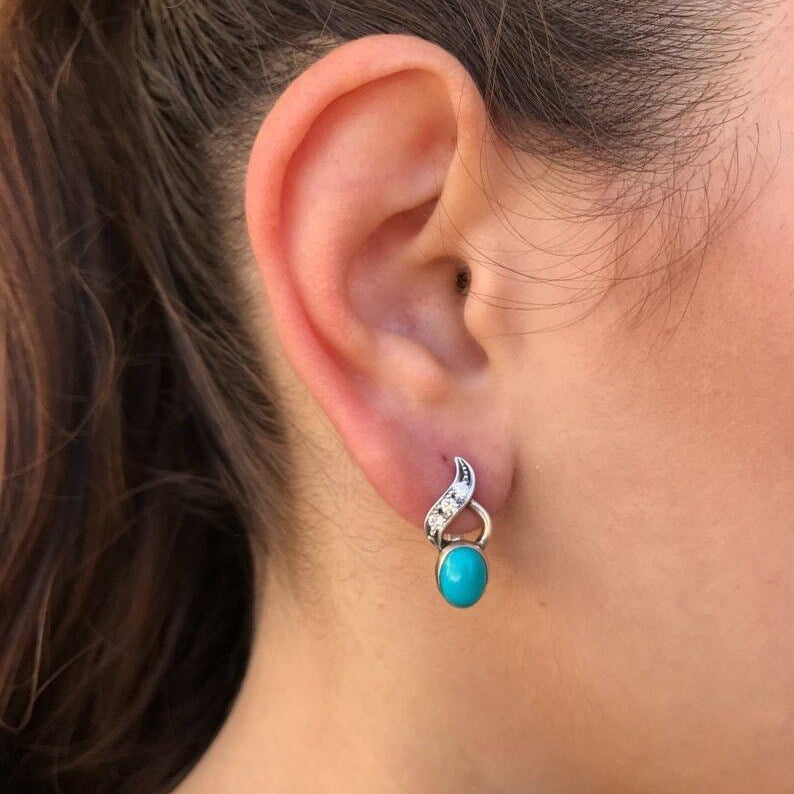 Moonstone Earrings, Natural Moonstone, Vintage Earrings, June Birthstone, Dainty Earrings, Flashy Earrings, Vintage Studs, Silver Earrings