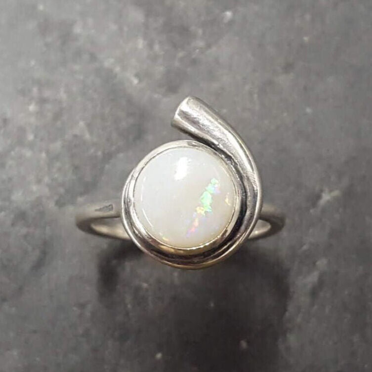 White Opal Ring, Natural Opal, White Vintage Ring, October Birthstone, Round Ring, Eye Ring, Fire Opal Ring, October Ring, Solid Silver Ring