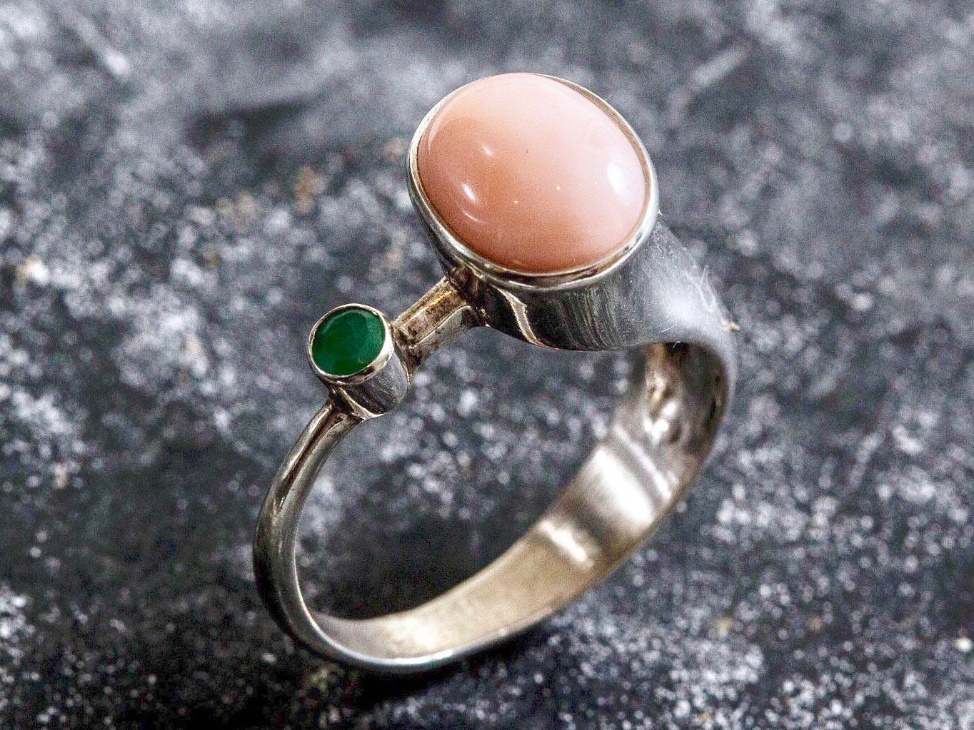 Coral Ring, Natural Coral, Emerald Ring, Natural Emerald, Pink Coral, Vintage Emerald Ring, Vintage Coral Ring, Silver Ring, Vintage Rings