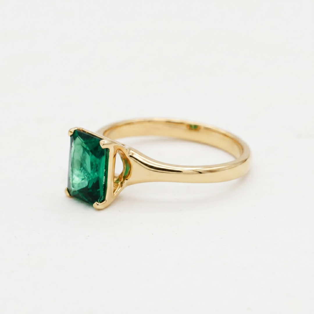 Chic Created Emerald Ring in 18k Gold Vermeil, a stunning May birthstone piece for everyday elegance and special celebrations.